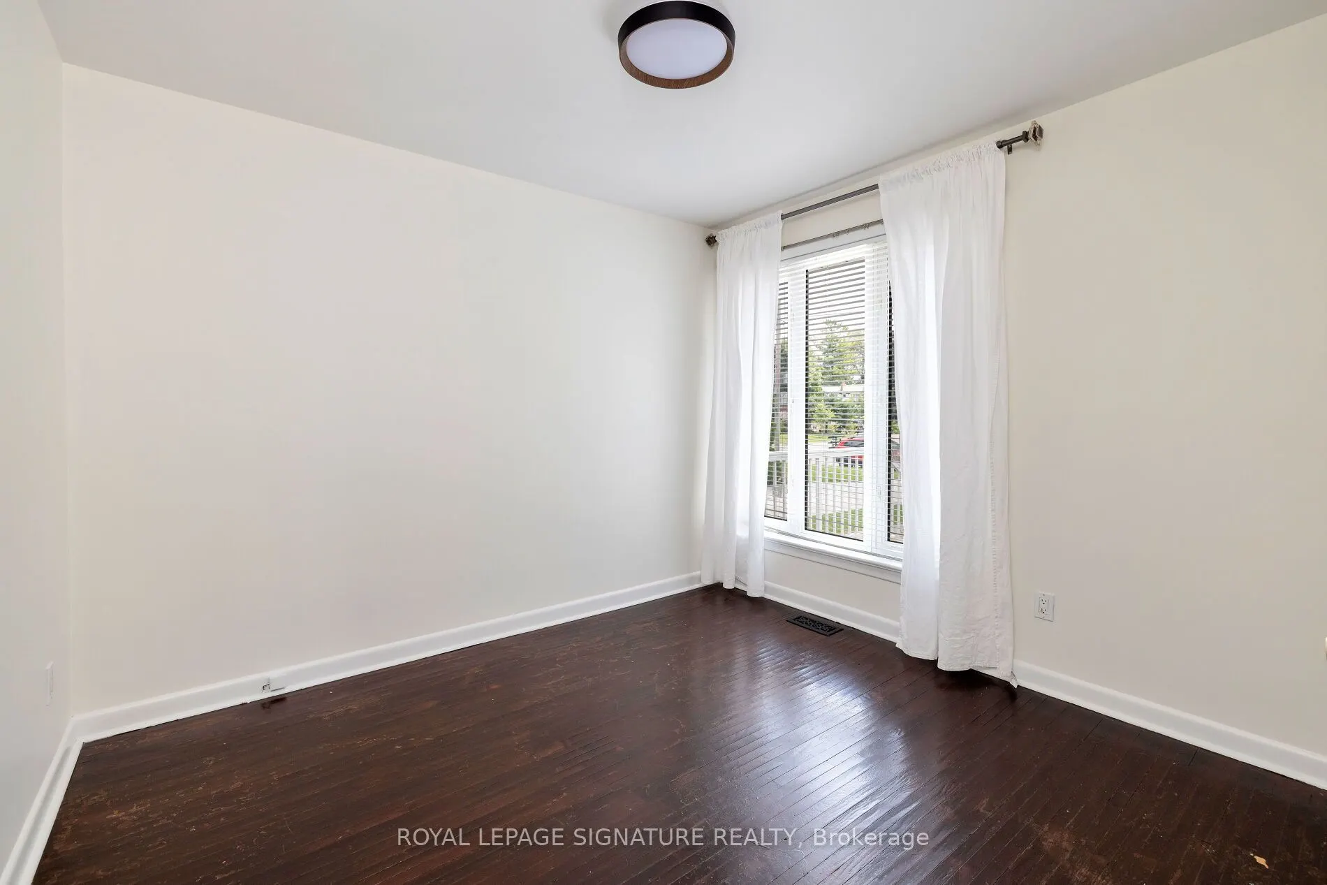 26 Paragon Road, #Main