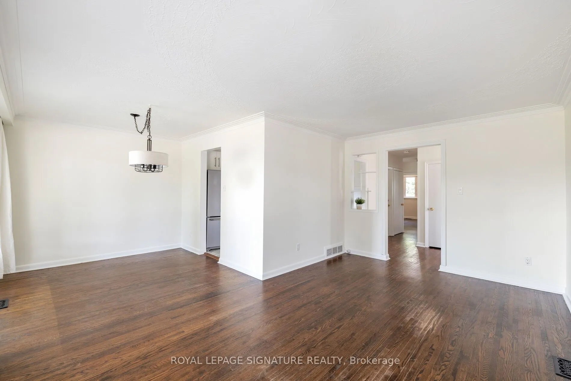 26 Paragon Road, #Main