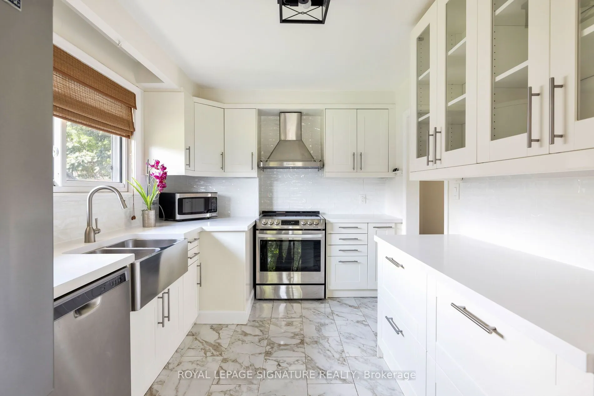 26 Paragon Road, #Main
