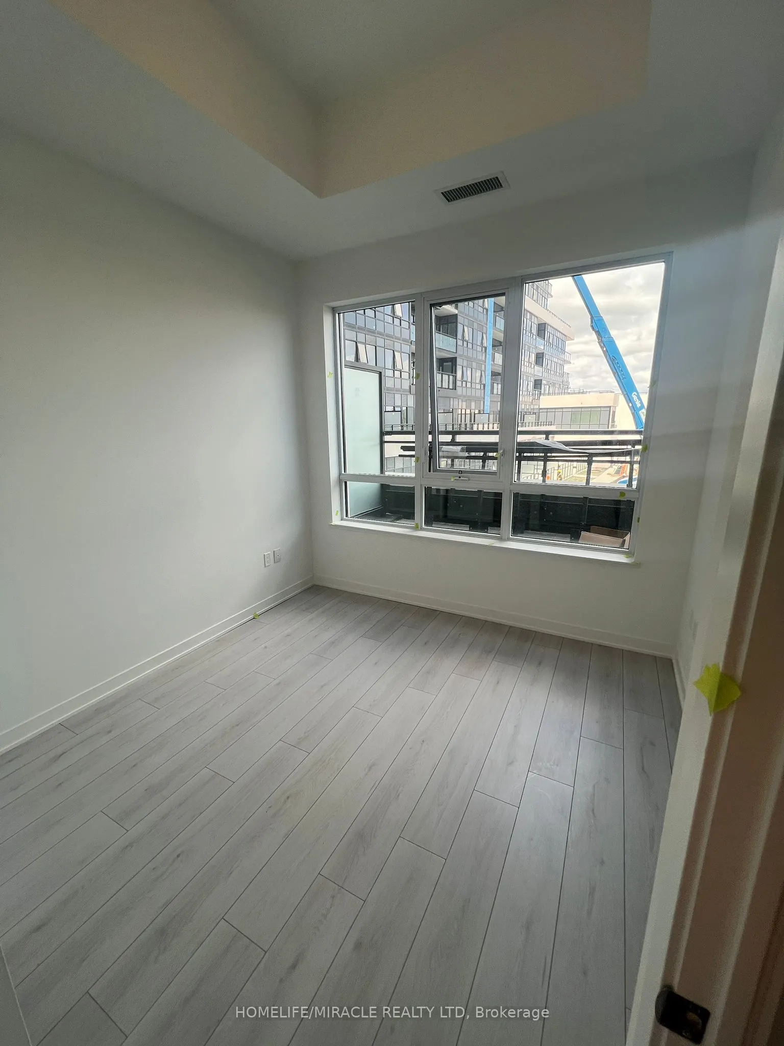 395 Dundas Street, #203