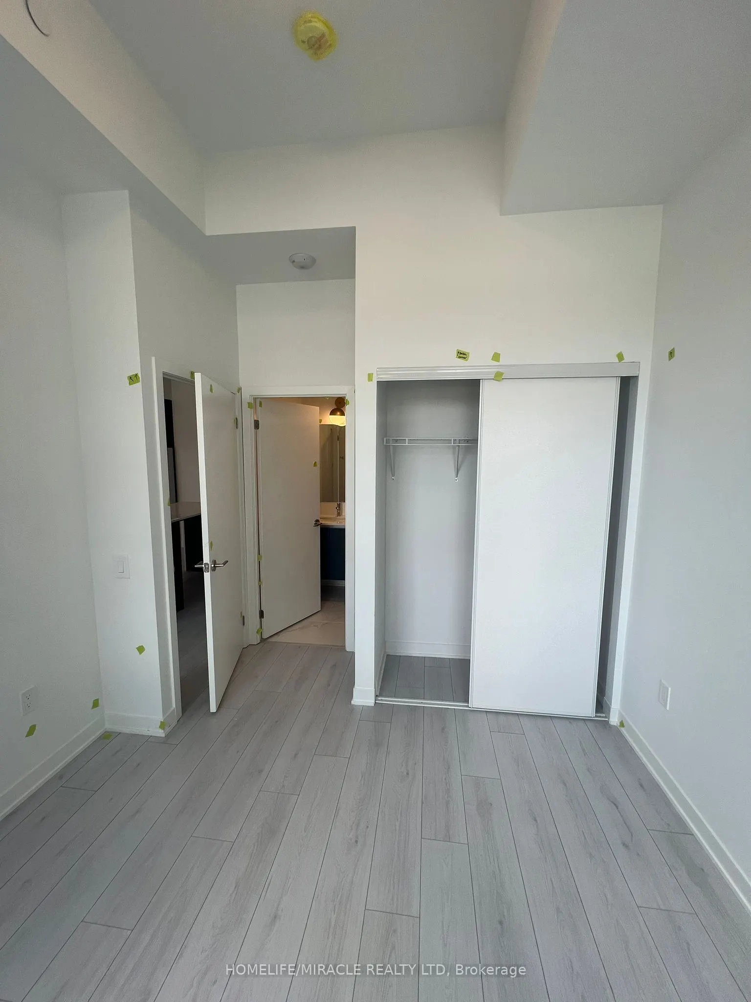 395 Dundas Street, #203