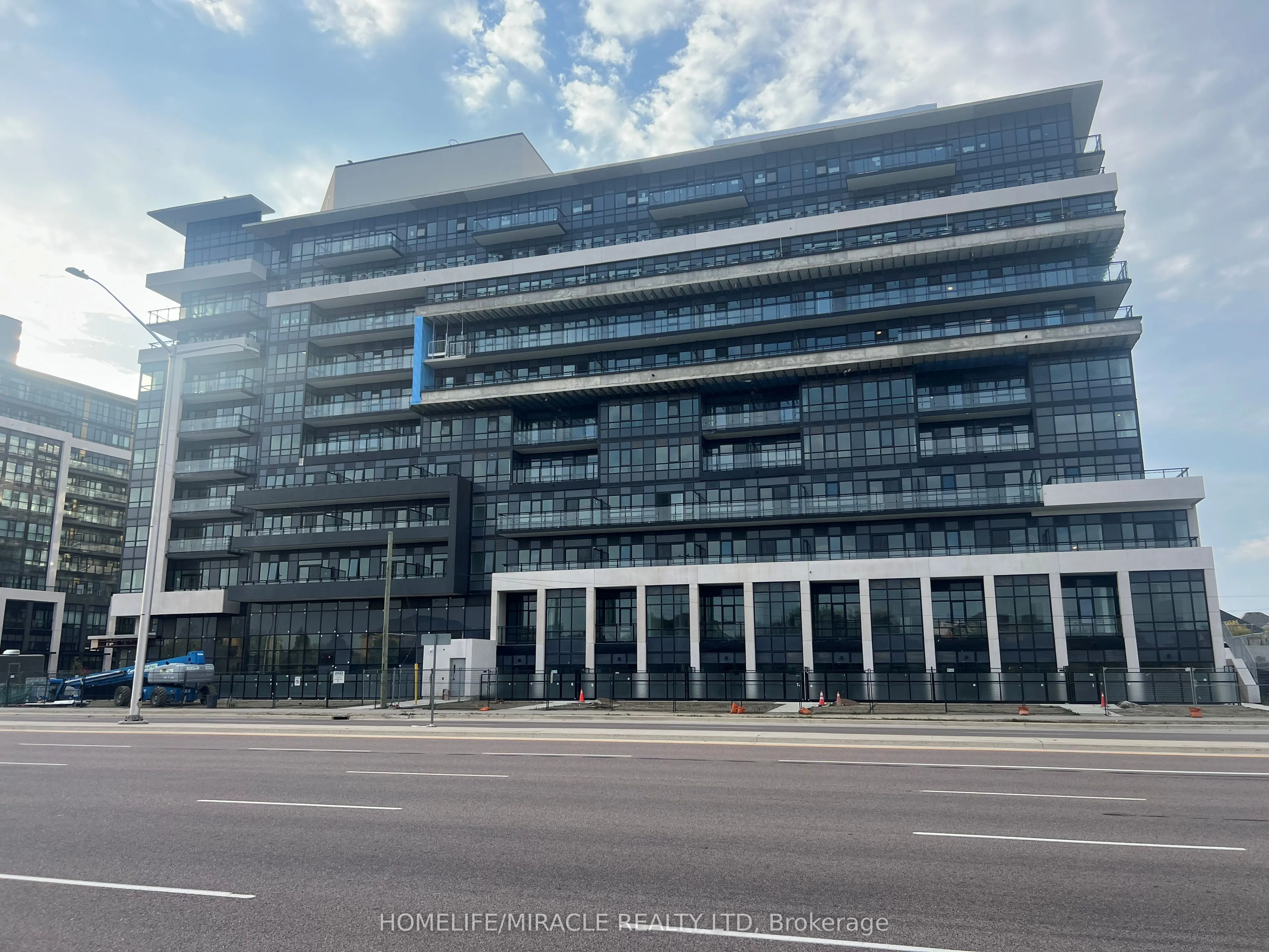 395 Dundas Street, #203