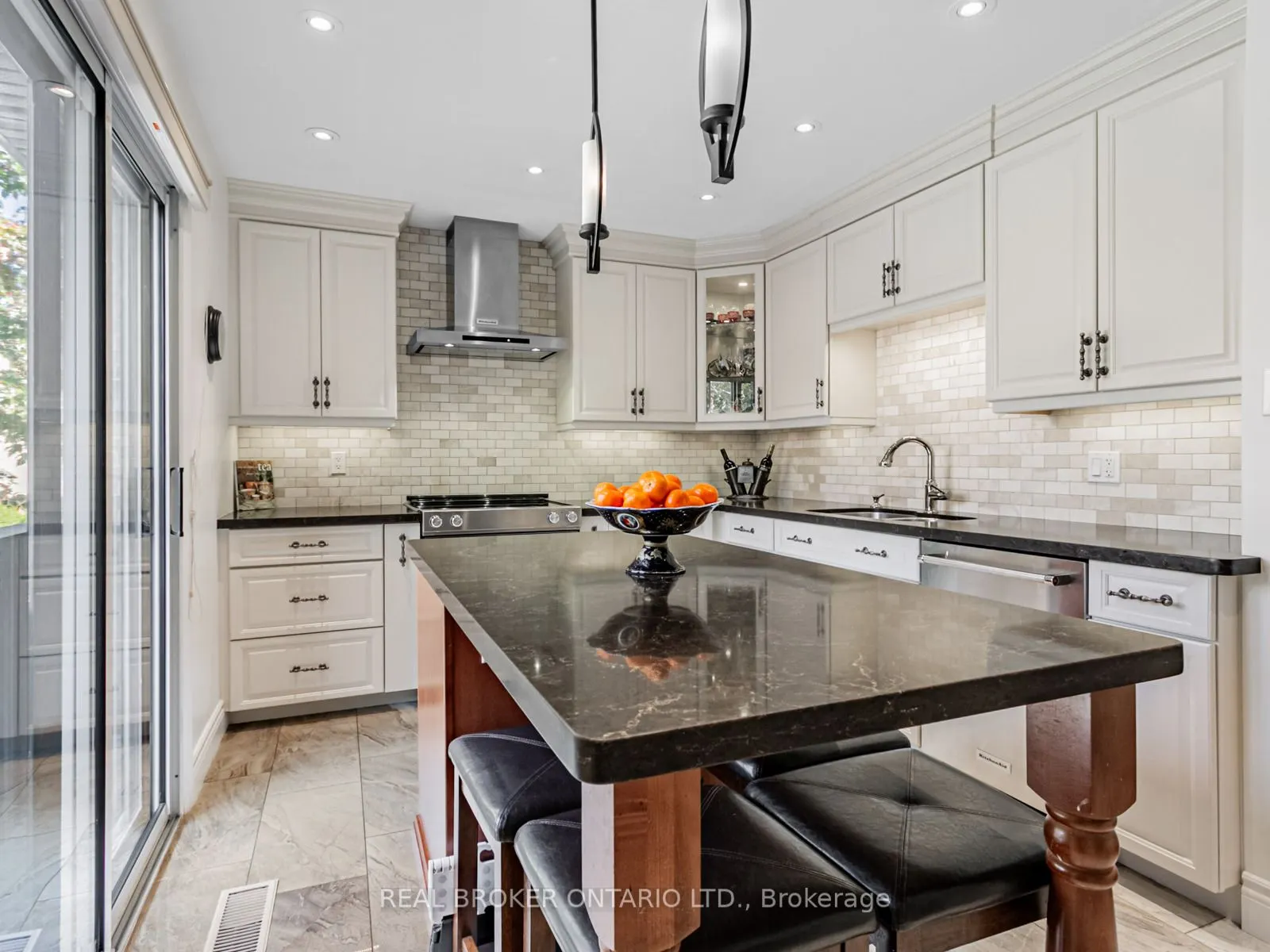 1060 Walden Circle, #27