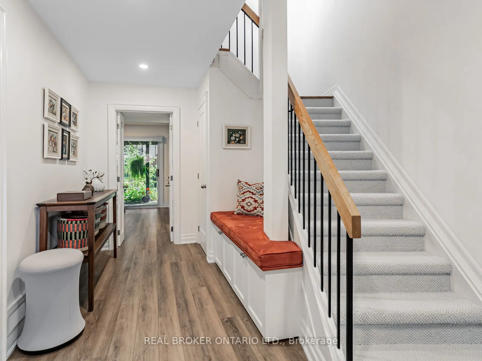 1060 Walden Circle, #27
