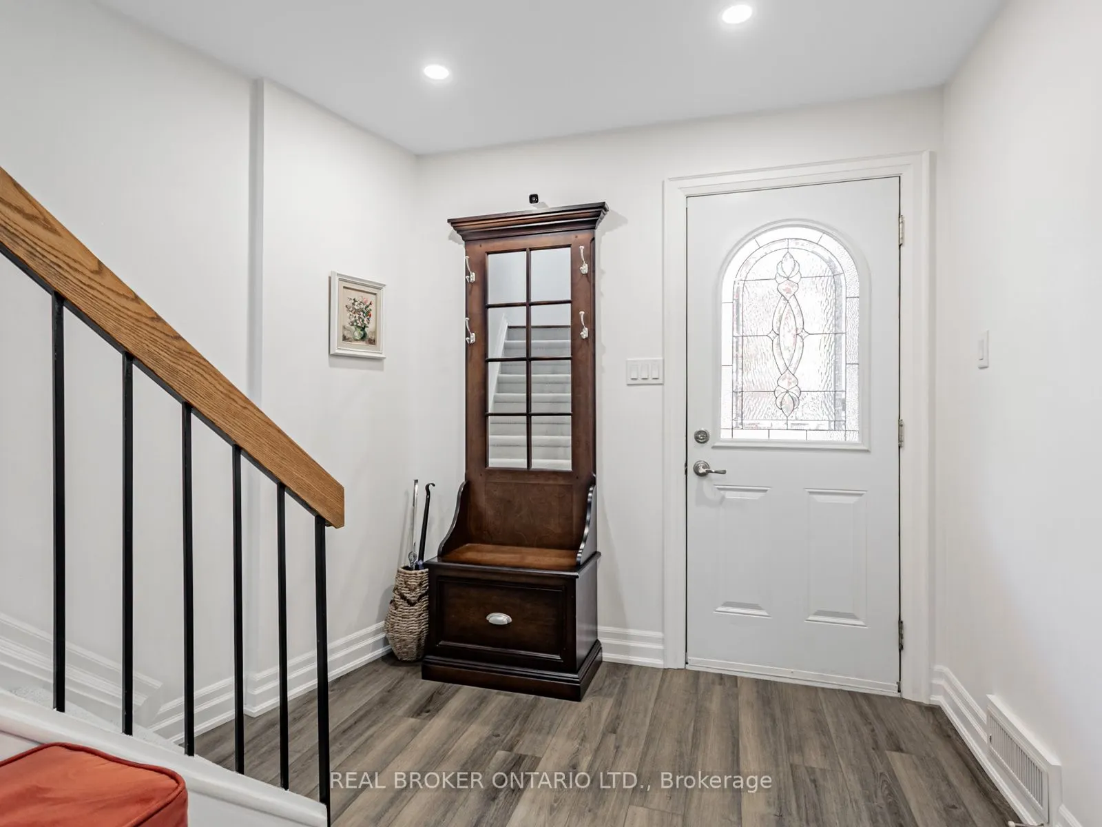 1060 Walden Circle, #27