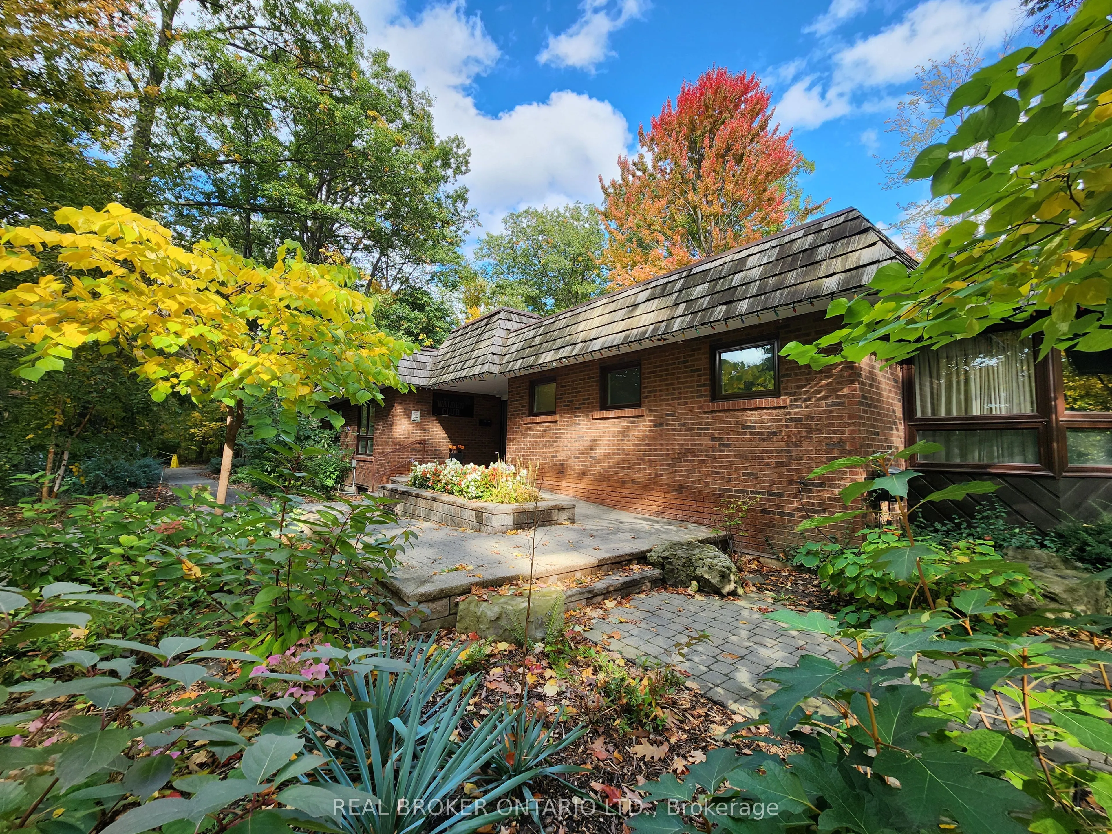 1060 Walden Circle, #27
