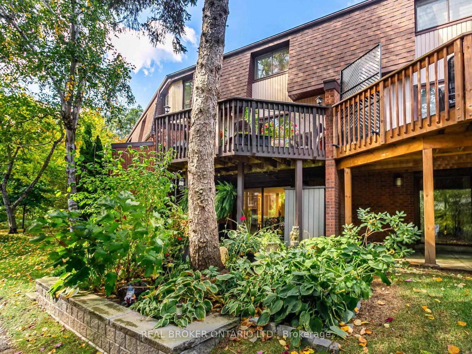 1060 Walden Circle, #27