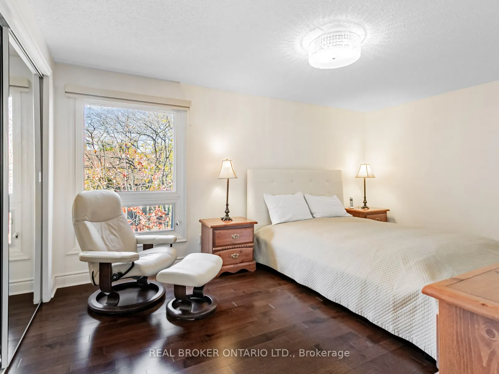 1060 Walden Circle, #27