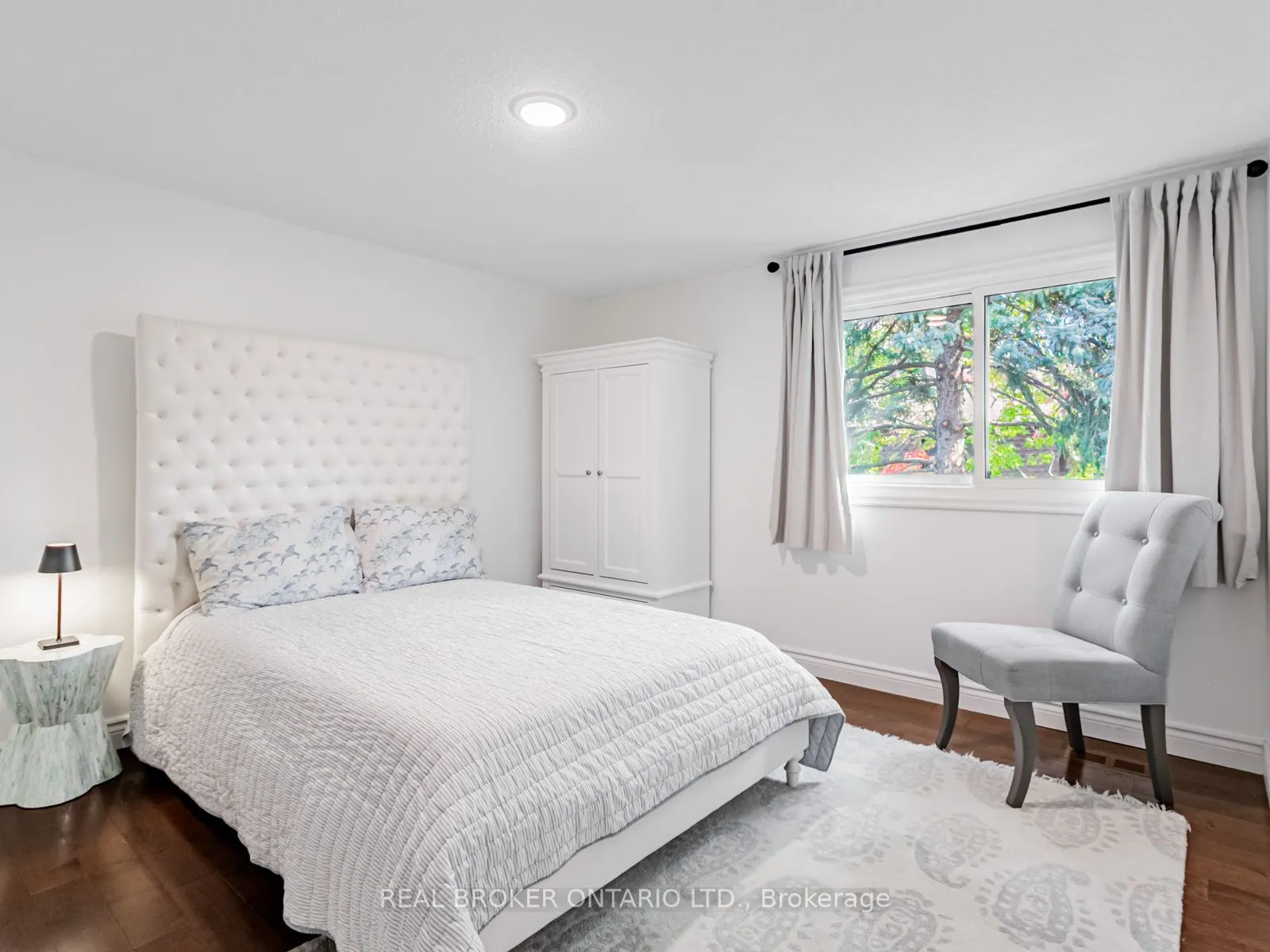 1060 Walden Circle, #27