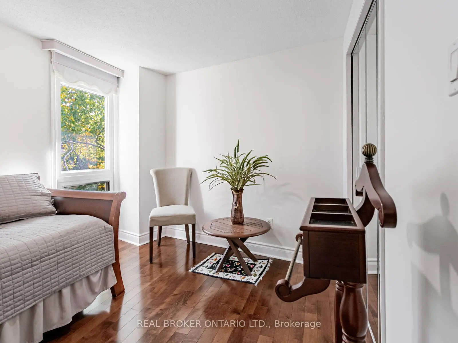 1060 Walden Circle, #27