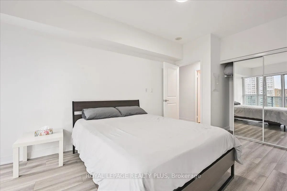 60 Absolute Avenue, #1008