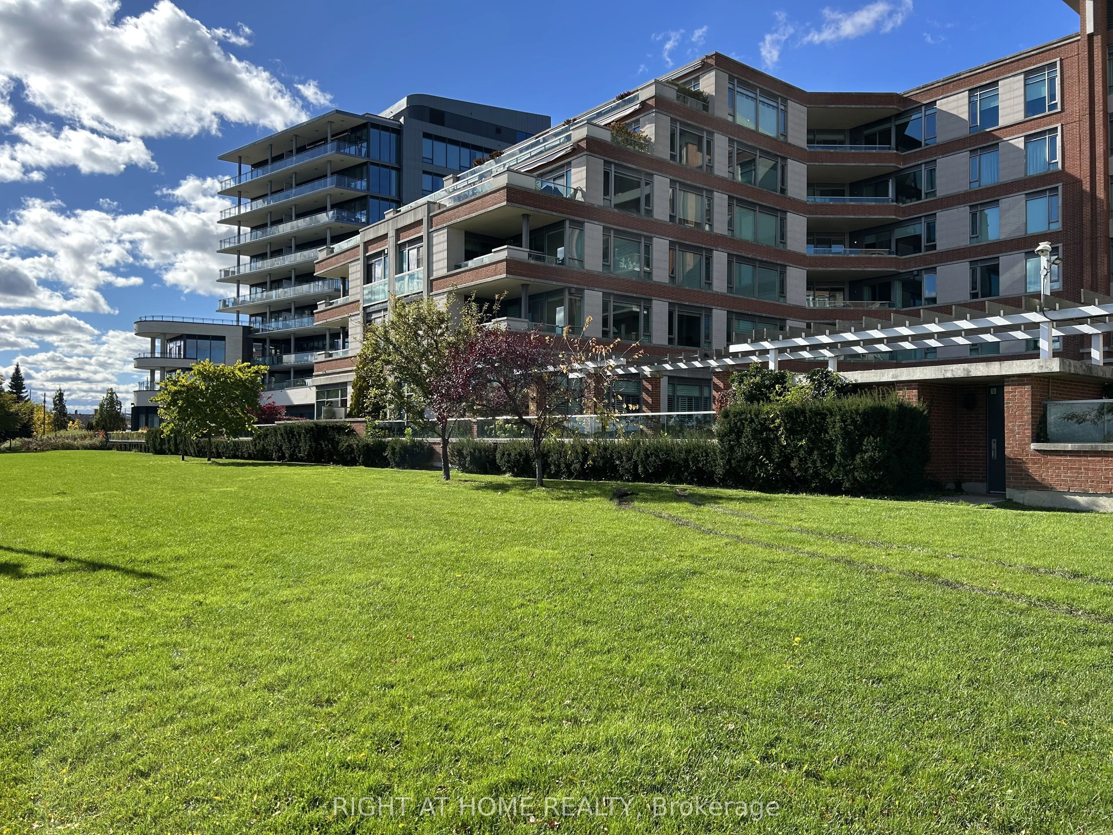 65 Port Street E, #213