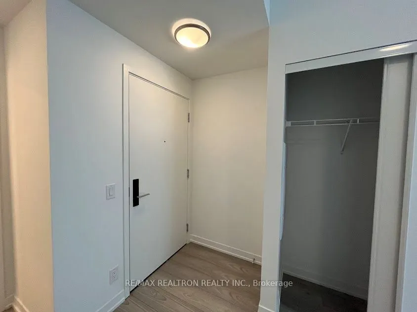 285 Dufferin Street, #905
