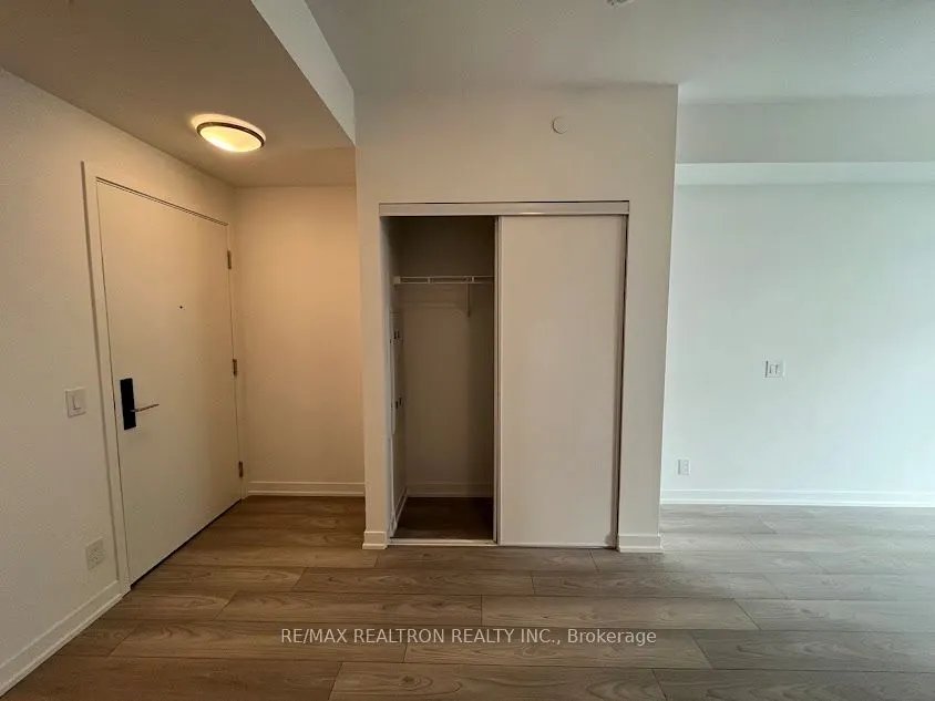 285 Dufferin Street, #905