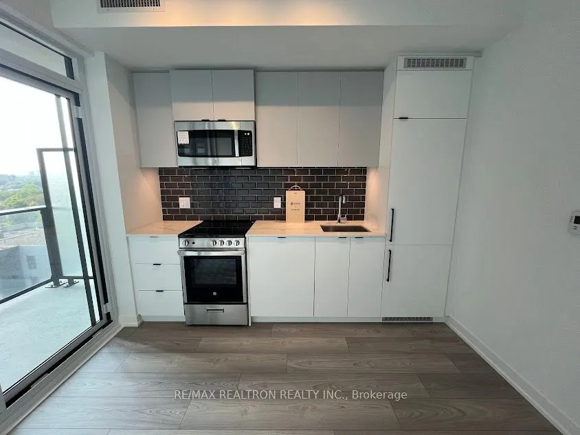 285 Dufferin Street, #905