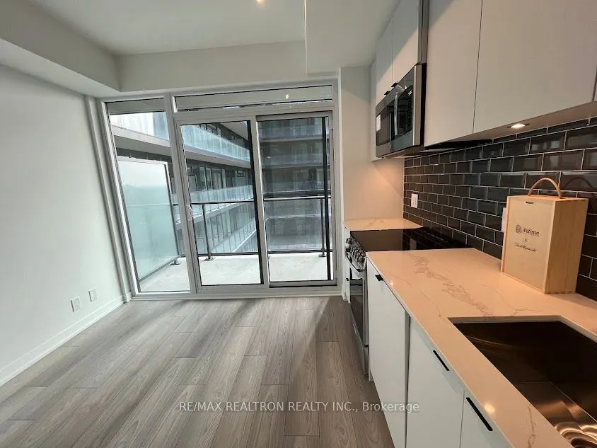 285 Dufferin Street, #905