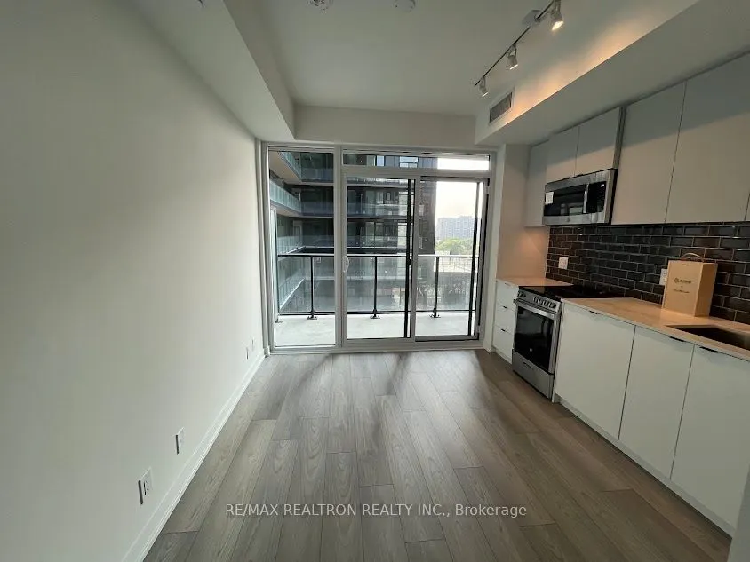 285 Dufferin Street, #905