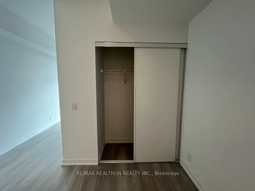 285 Dufferin Street, #905