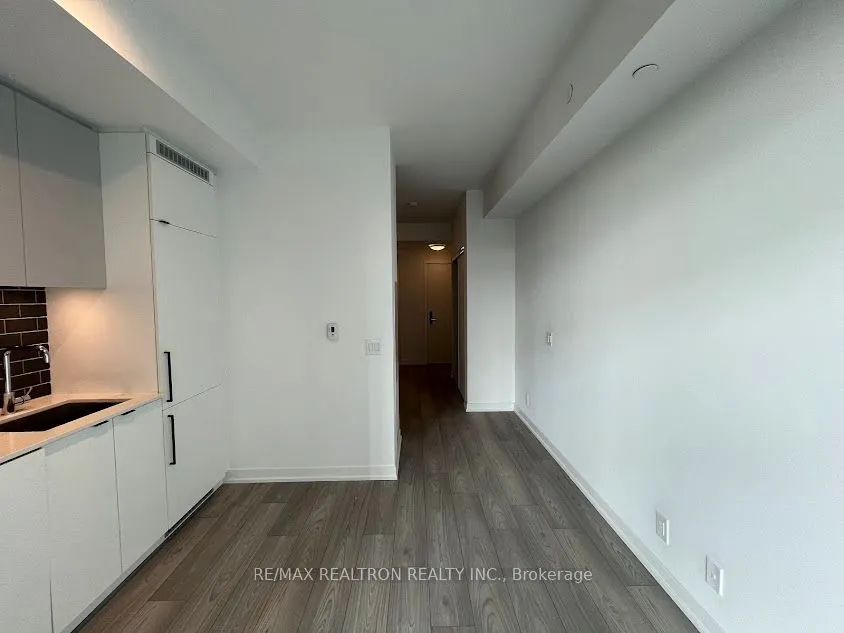 285 Dufferin Street, #905