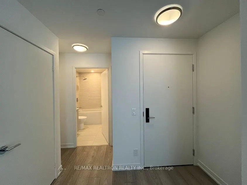 285 Dufferin Street, #905