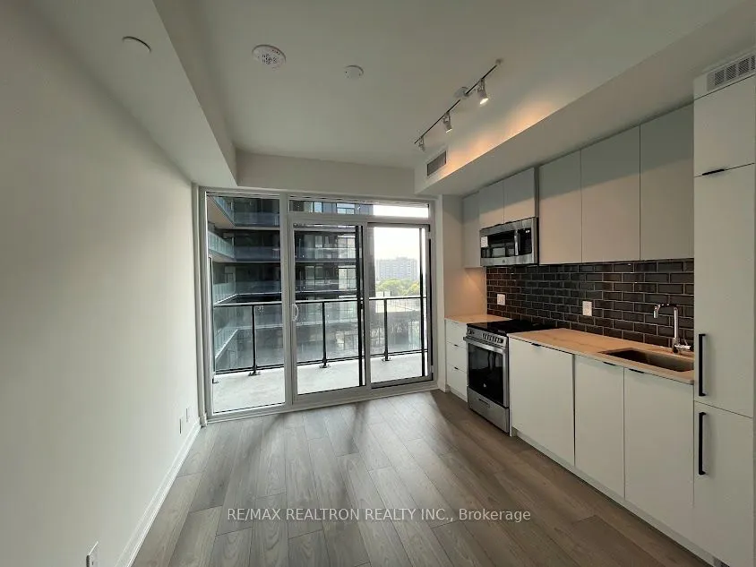 285 Dufferin Street, #905