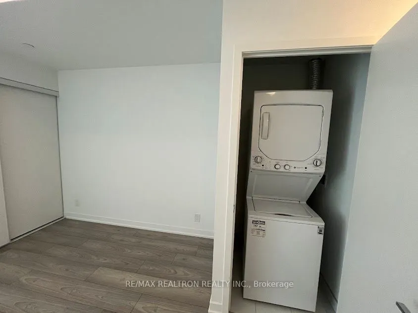 285 Dufferin Street, #905