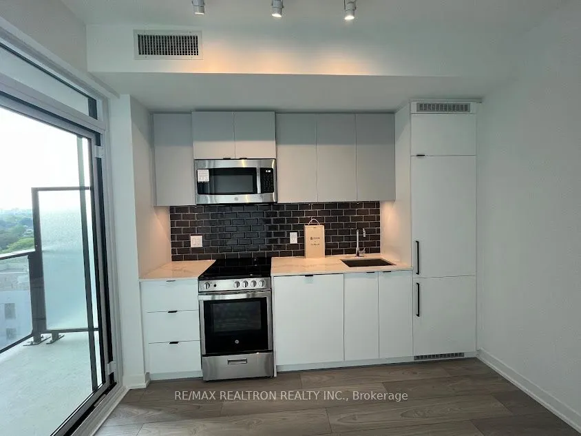 285 Dufferin Street, #905