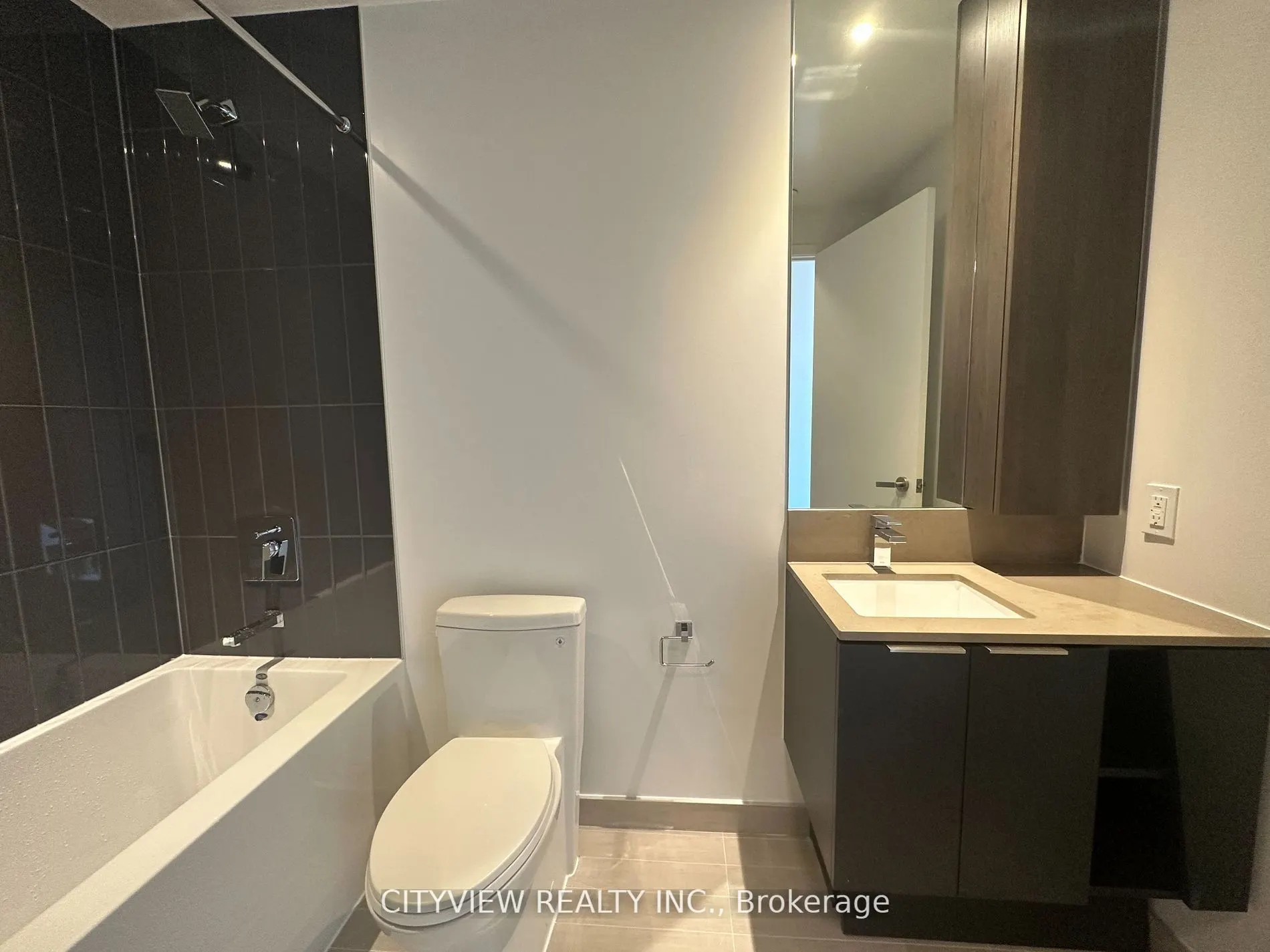 3900 Confederatin Parkway, #5810