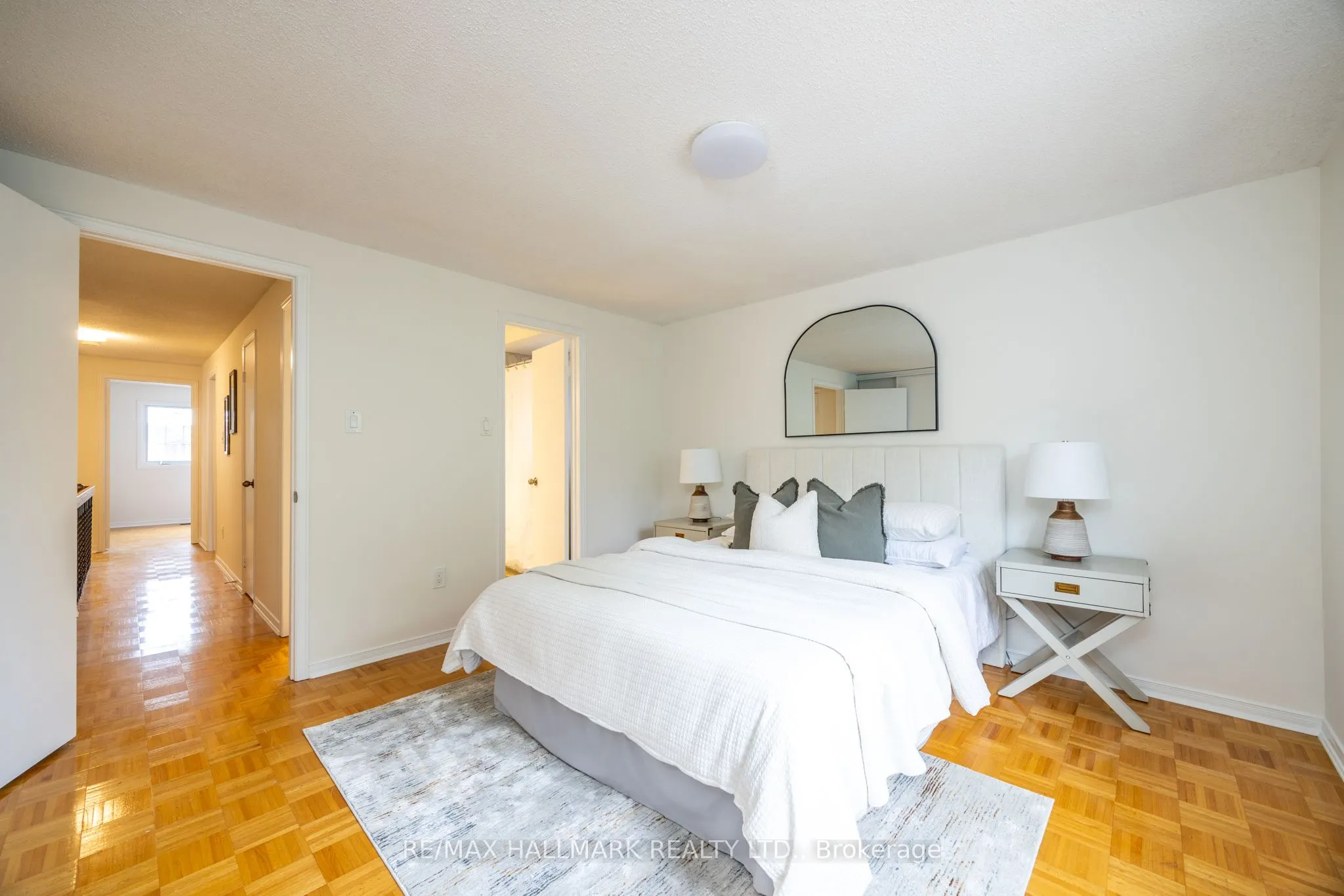 12 Outlook Garden Boulevard
