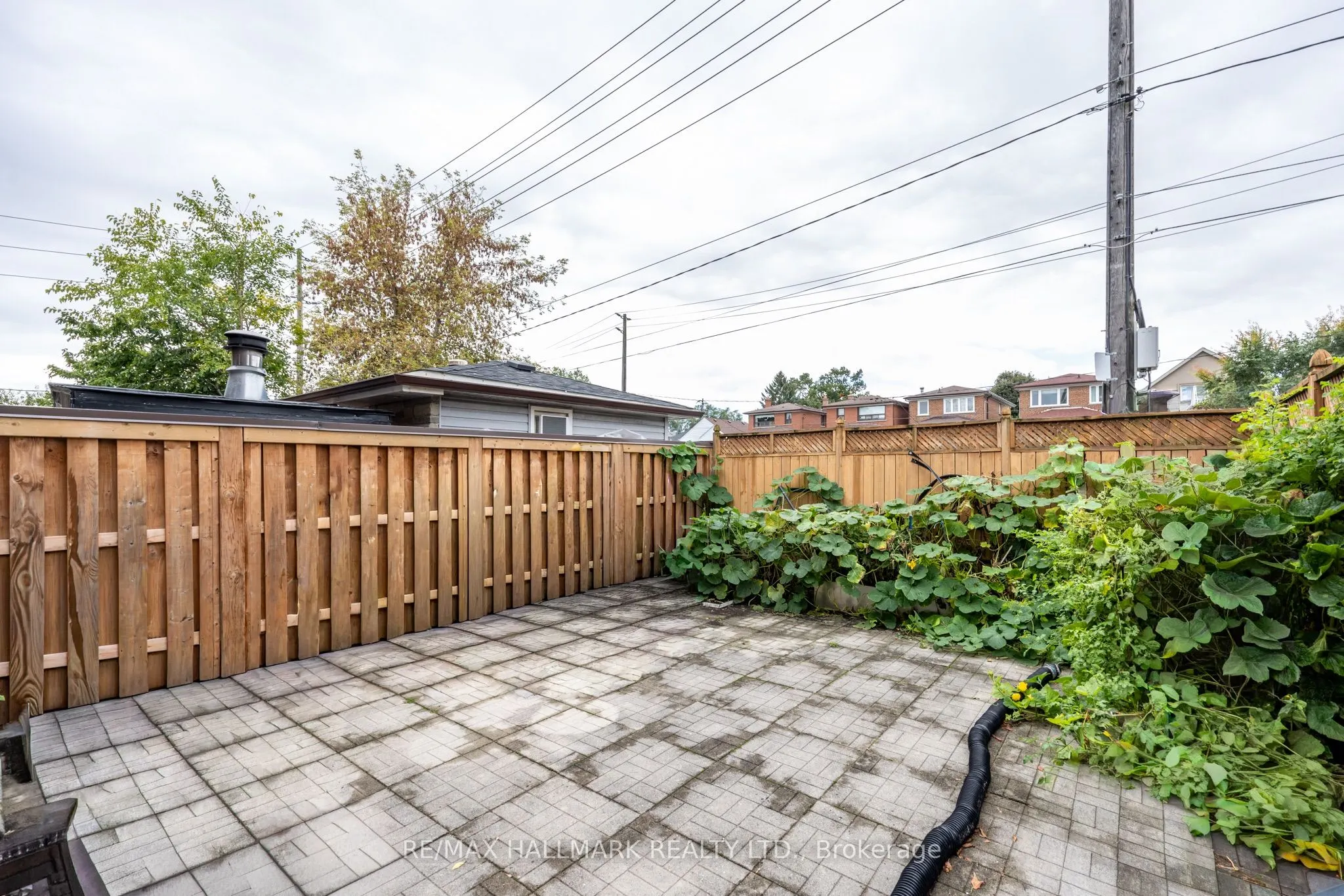 12 Outlook Garden Boulevard