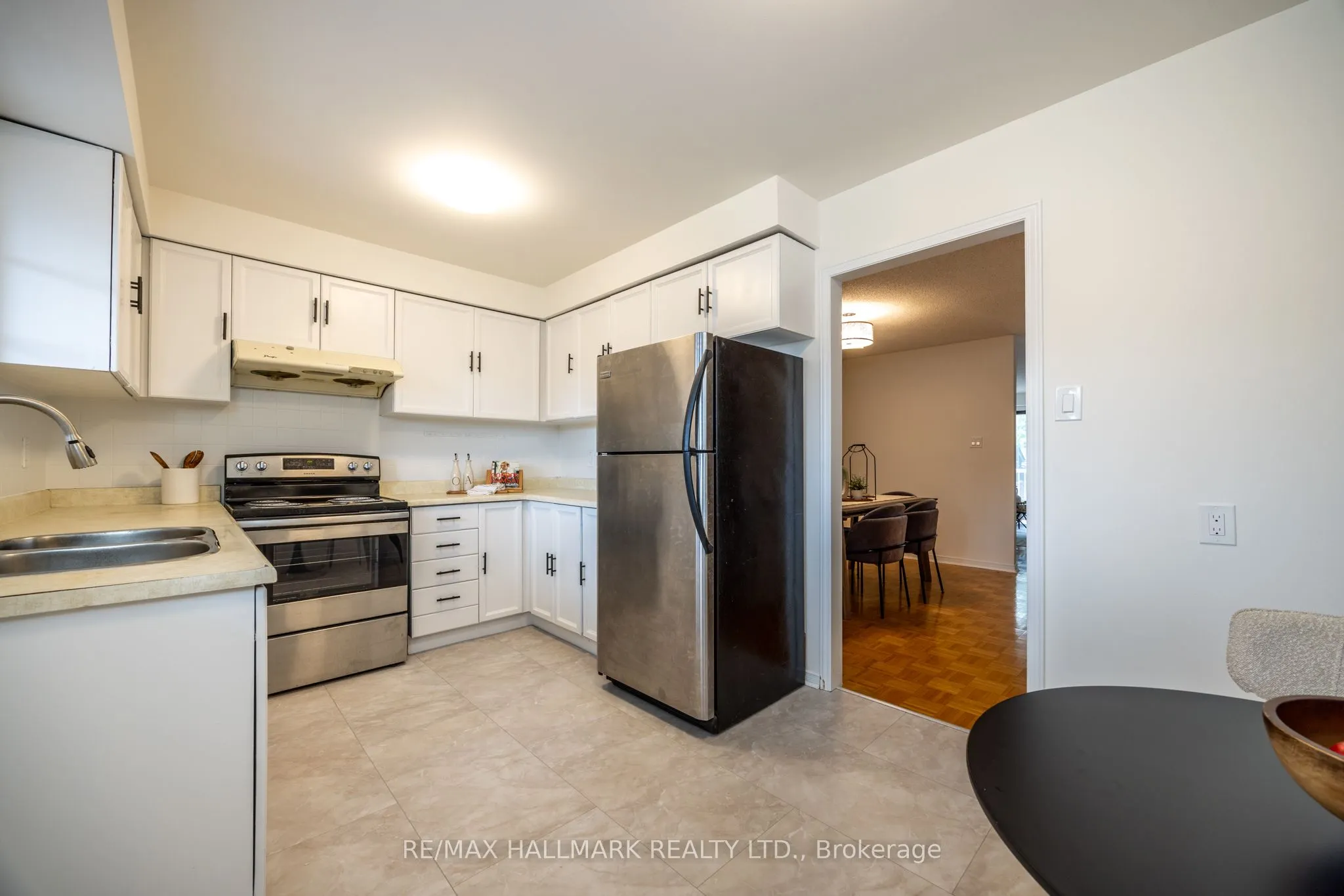 12 Outlook Garden Boulevard