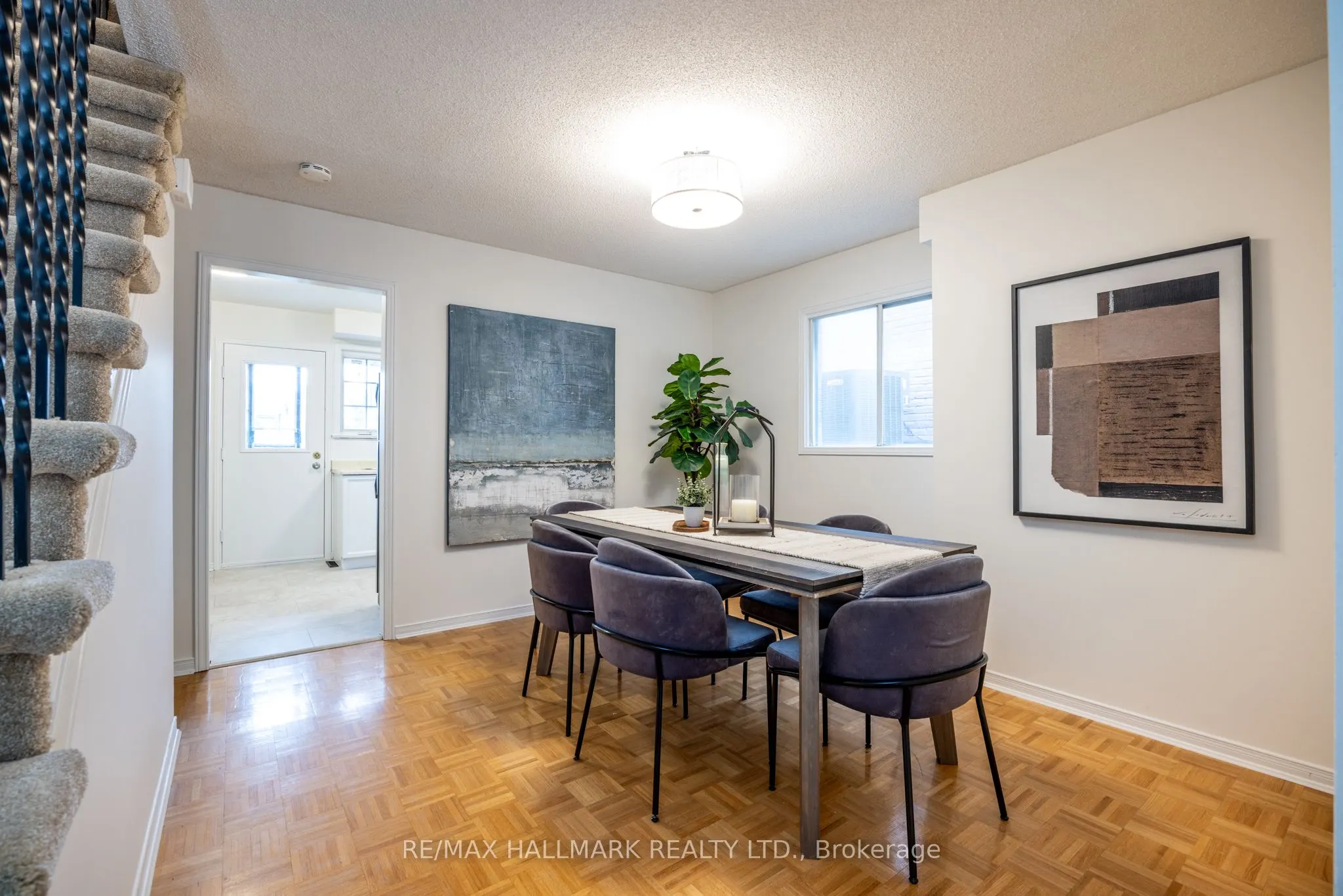 12 Outlook Garden Boulevard