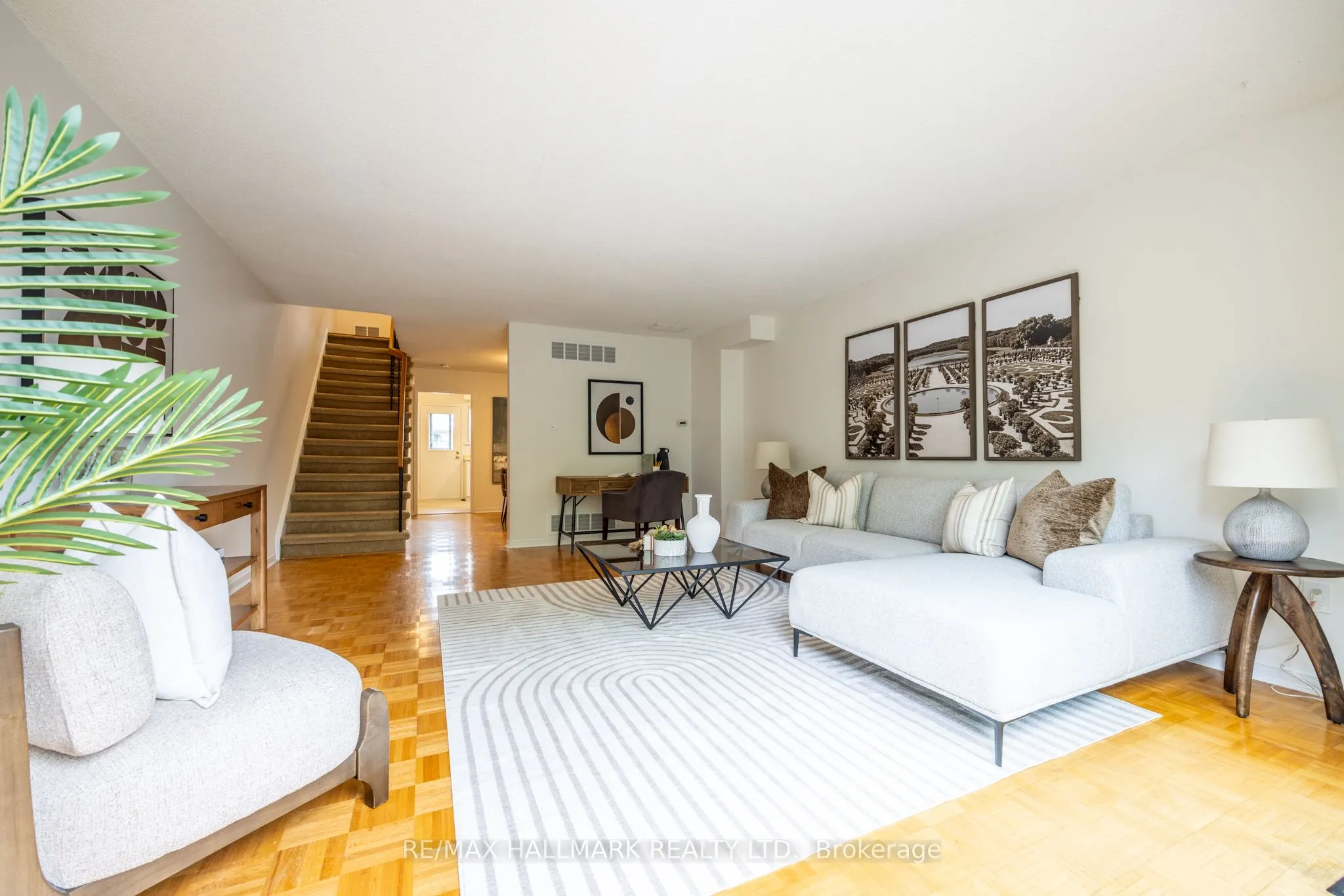 12 Outlook Garden Boulevard