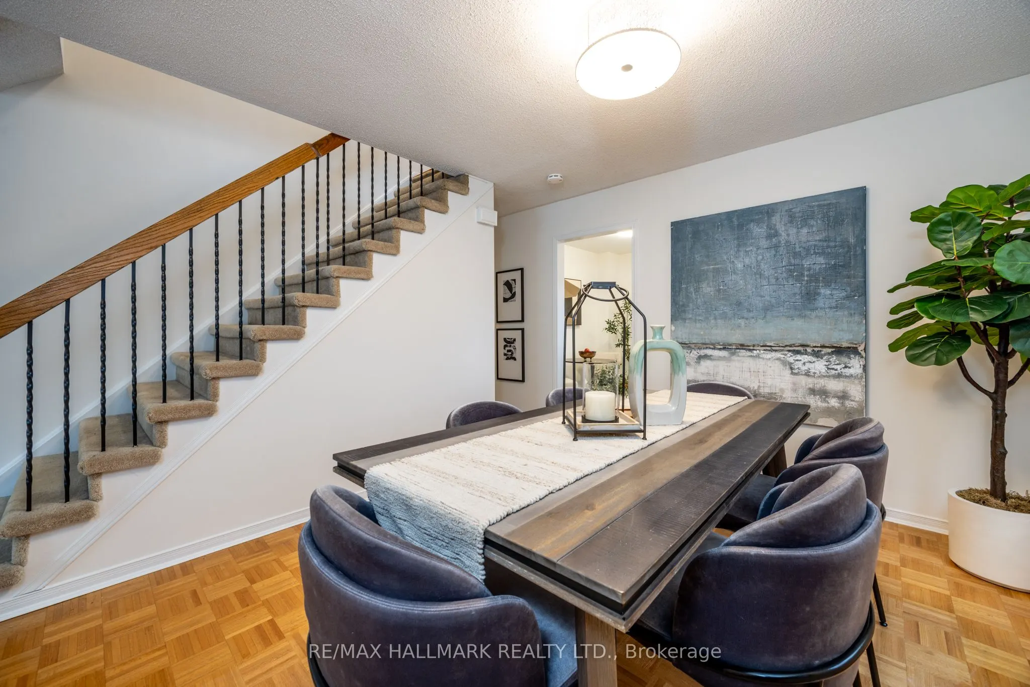 12 Outlook Garden Boulevard
