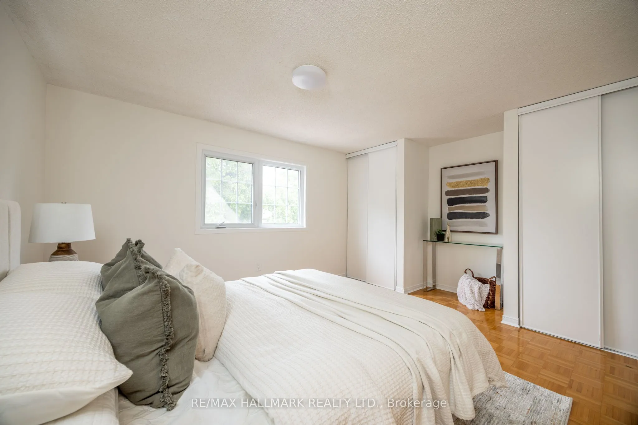12 Outlook Garden Boulevard