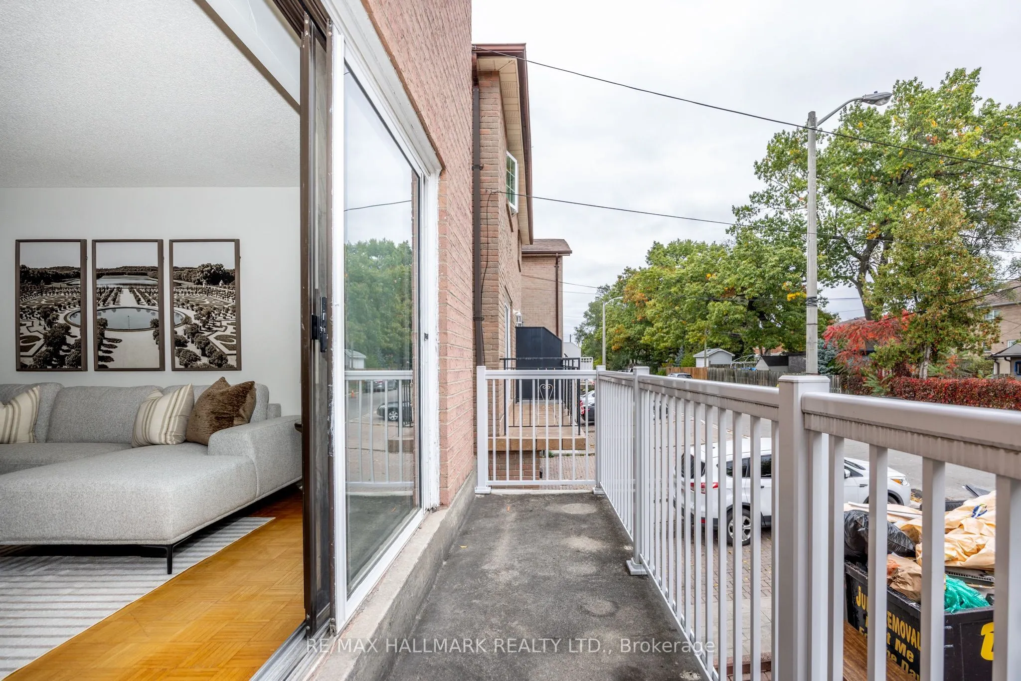 12 Outlook Garden Boulevard