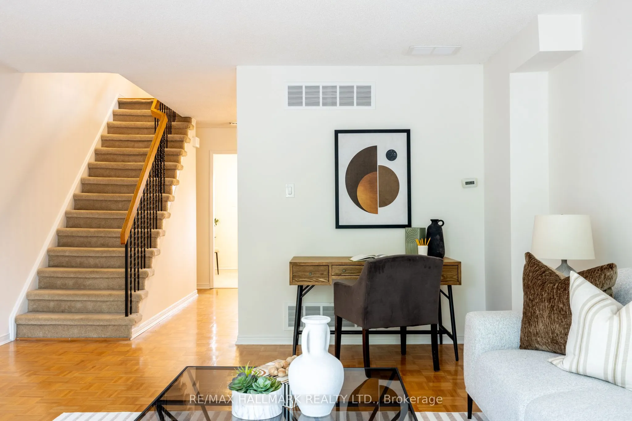 12 Outlook Garden Boulevard