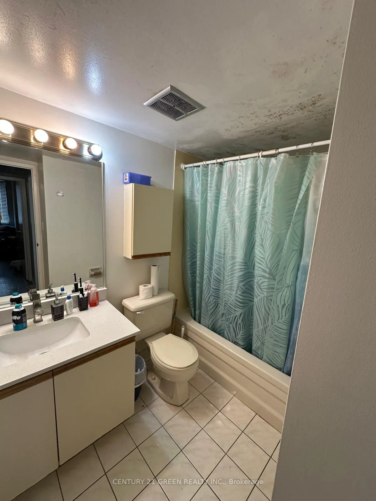 2556 Argyle Road, #706