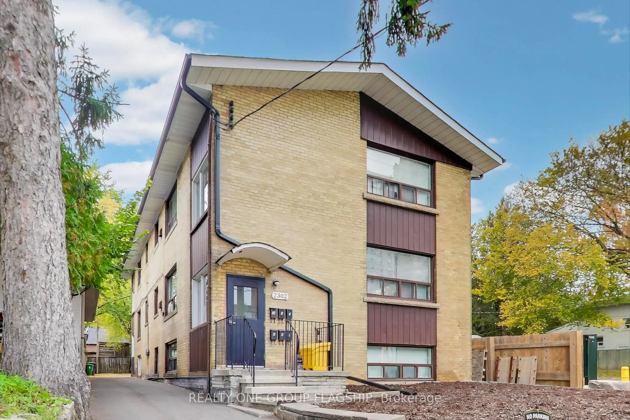 2302 Lake Shore Boulevard W, #2