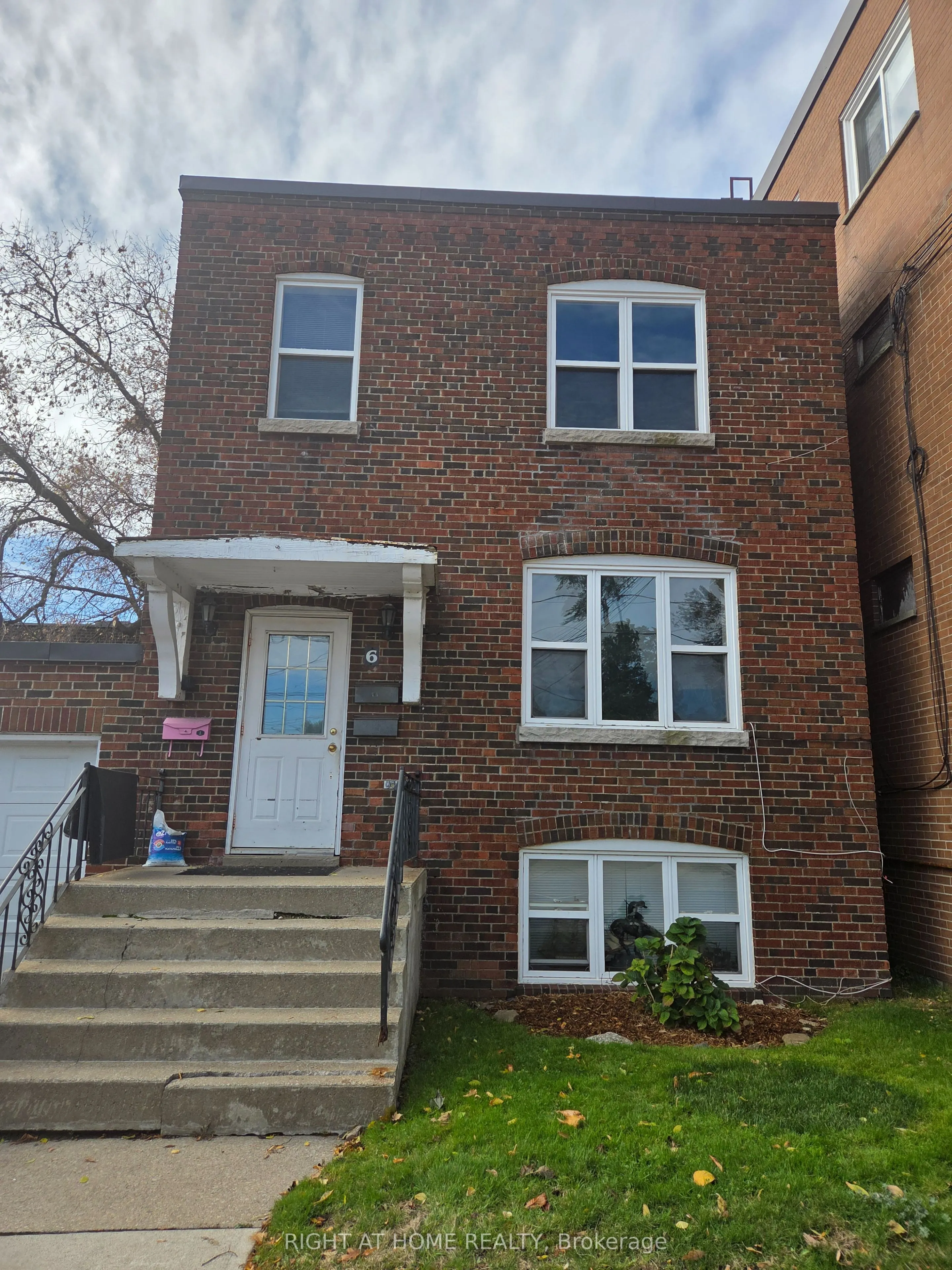 6 Stavebank Road, #2