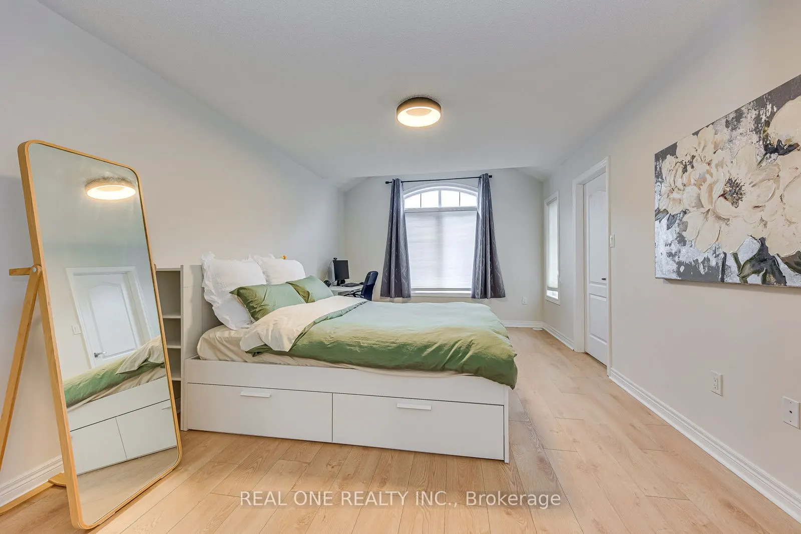 2435 Greenwich Drive, #75