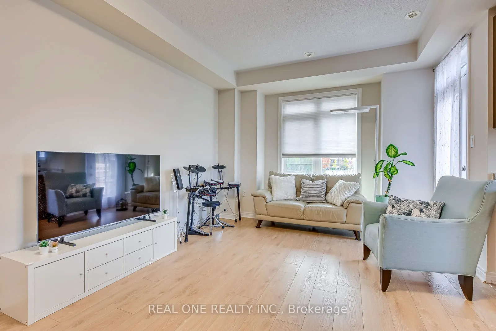 2435 Greenwich Drive, #75