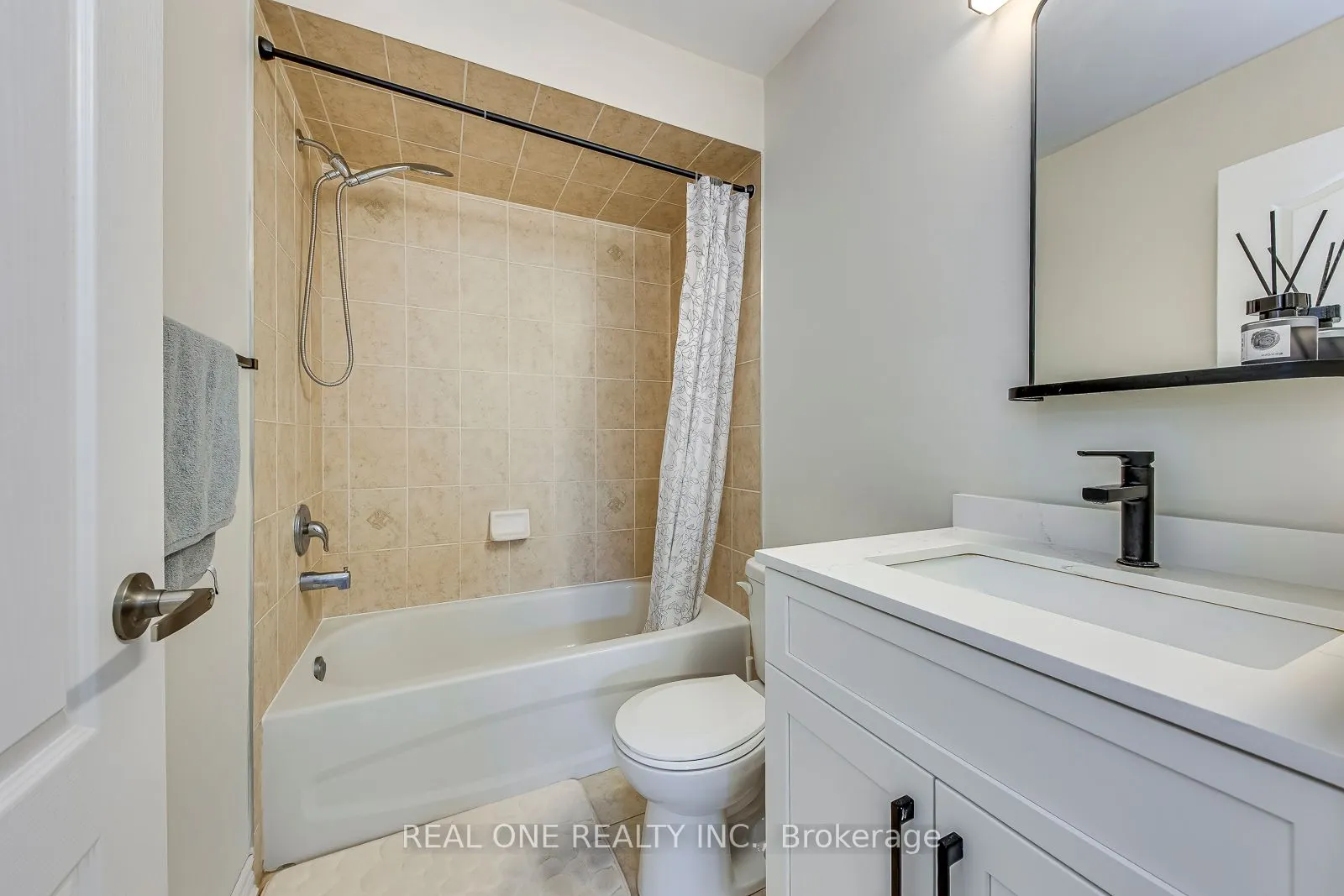 2435 Greenwich Drive, #75