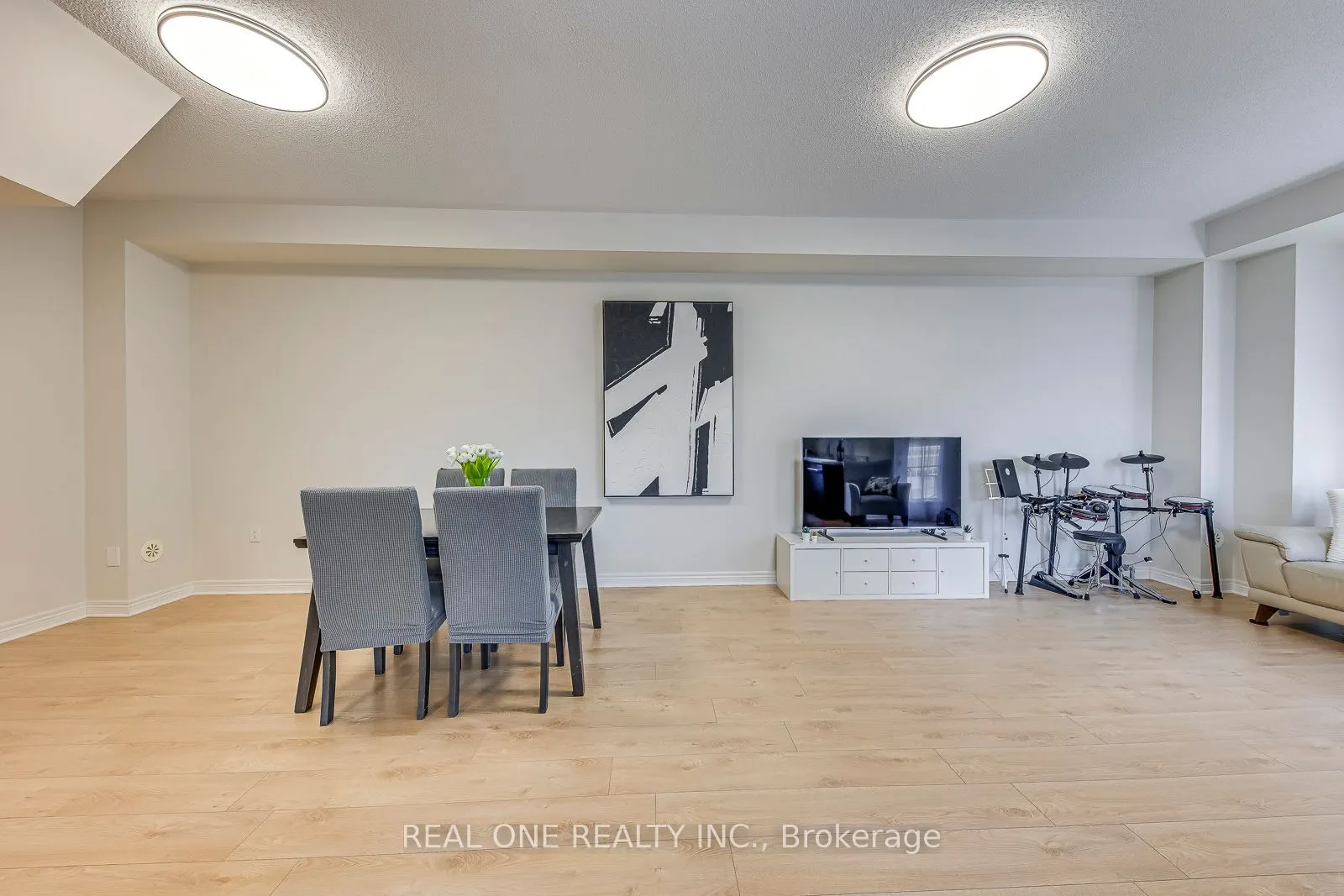 2435 Greenwich Drive, #75