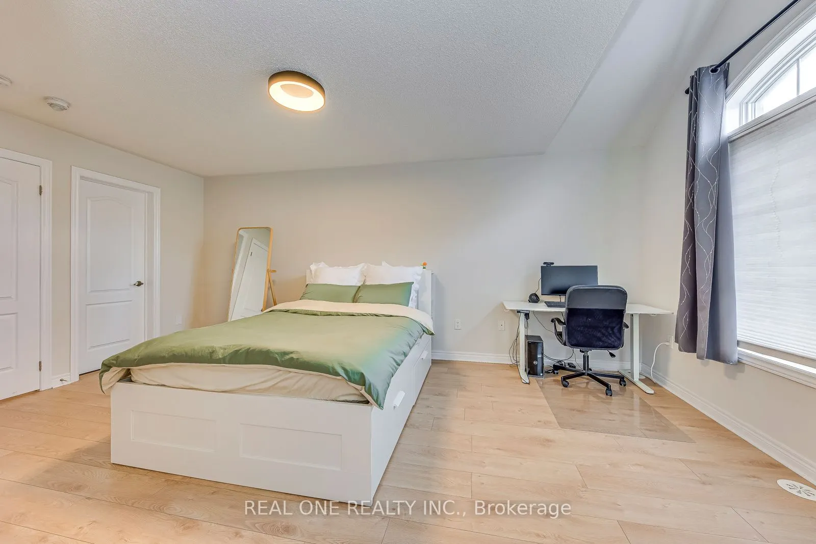 2435 Greenwich Drive, #75
