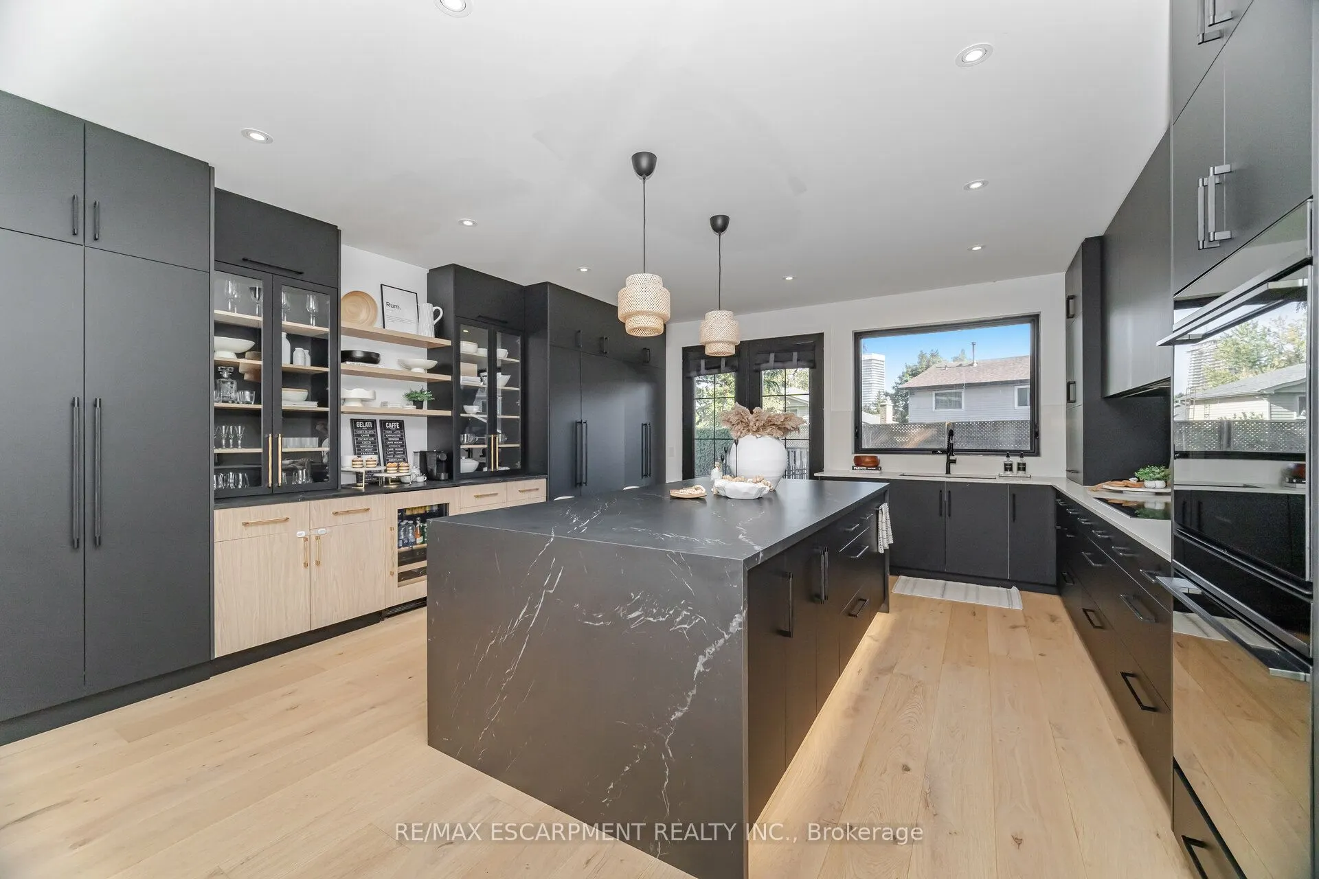 772 Banting Court