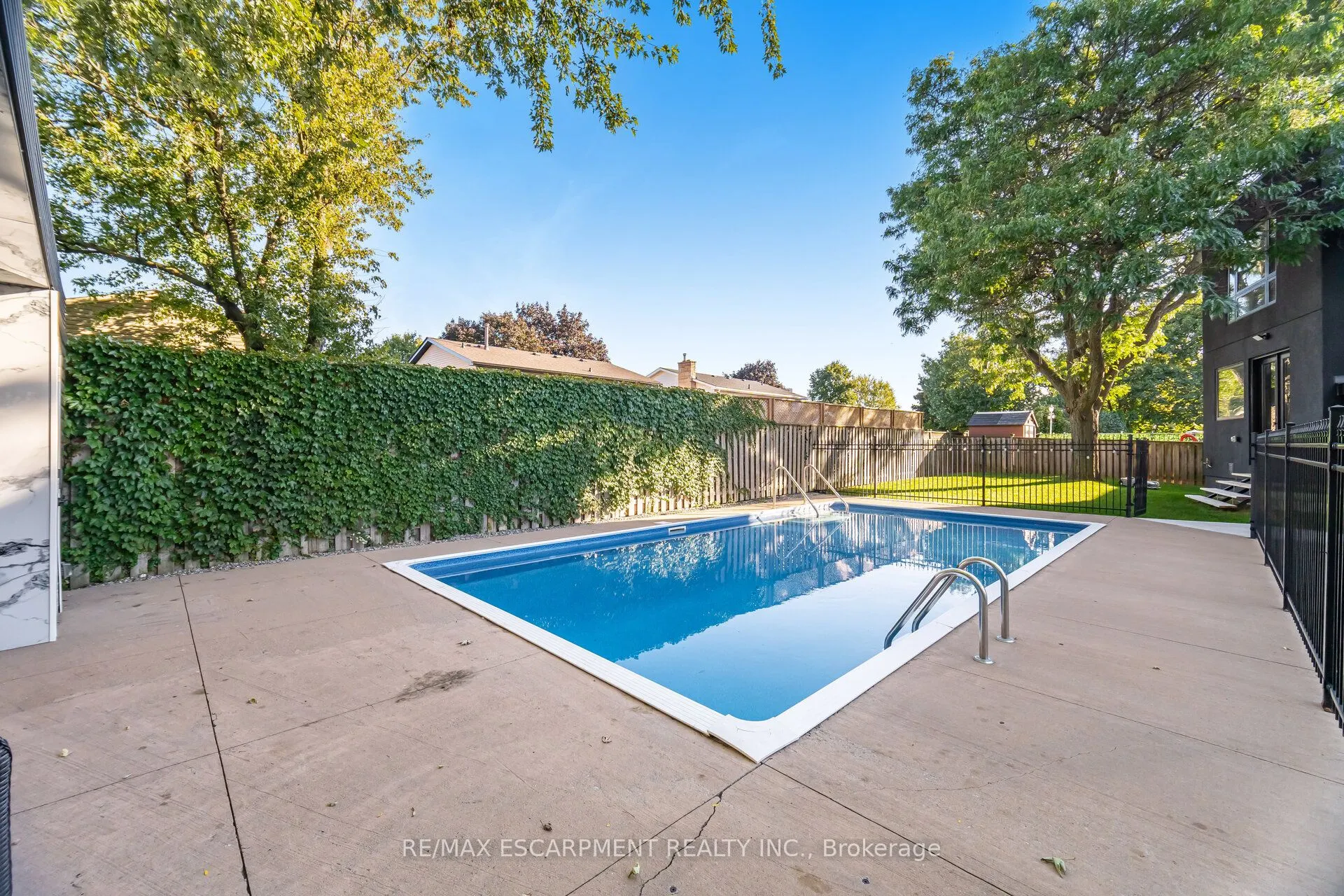 772 Banting Court