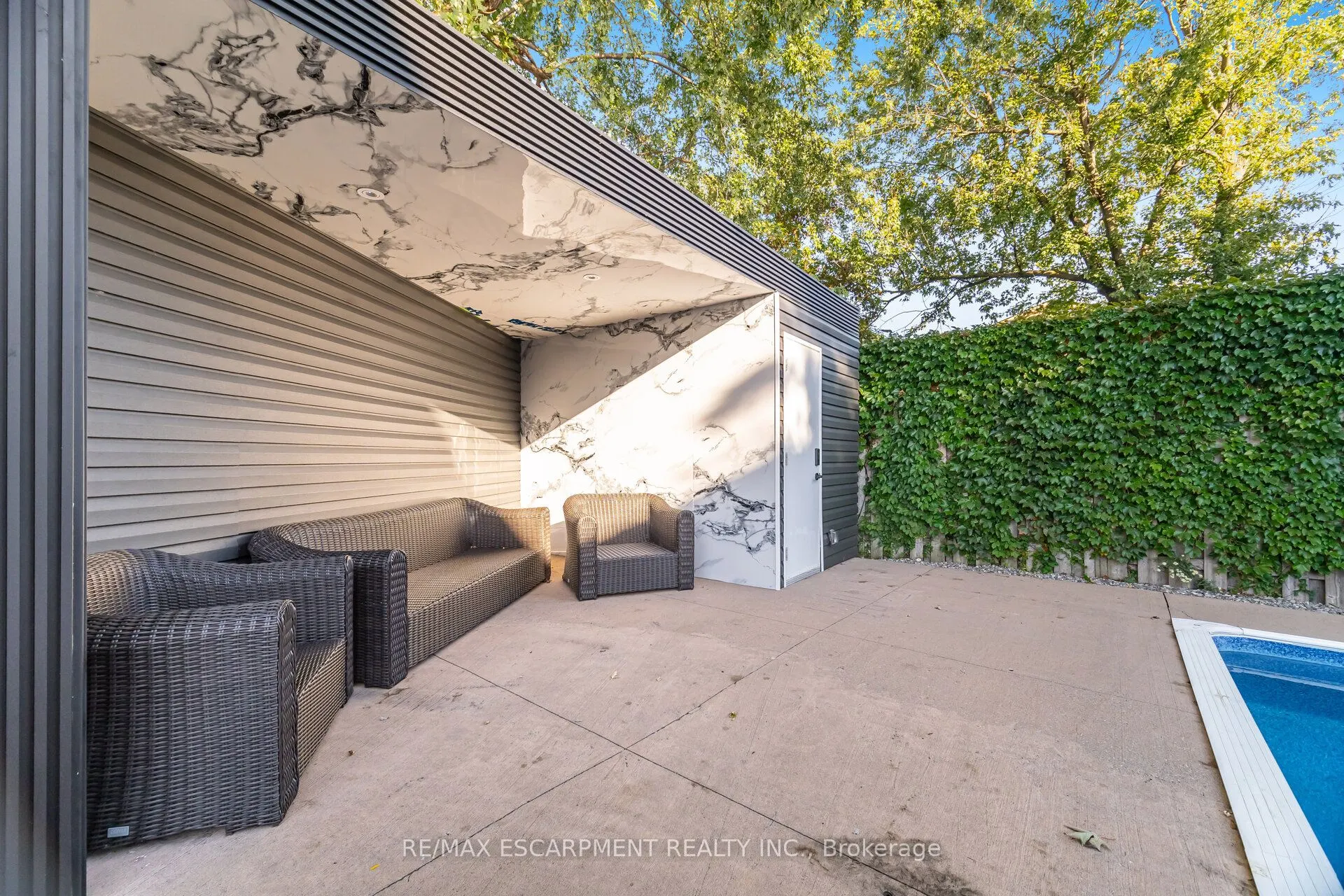 772 Banting Court