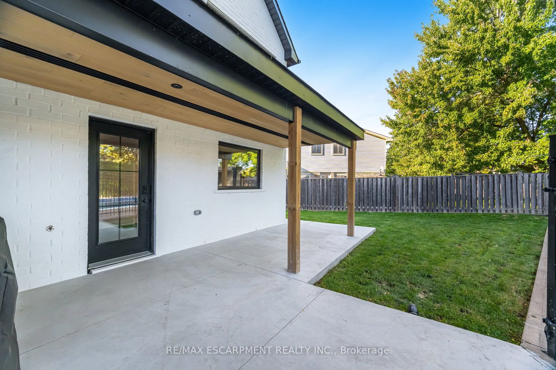 772 Banting Court