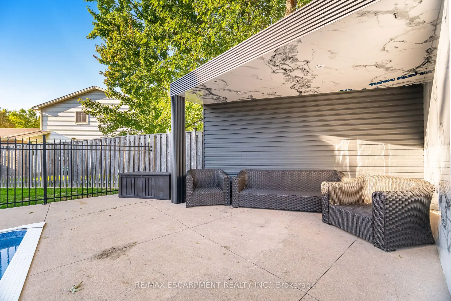 772 Banting Court